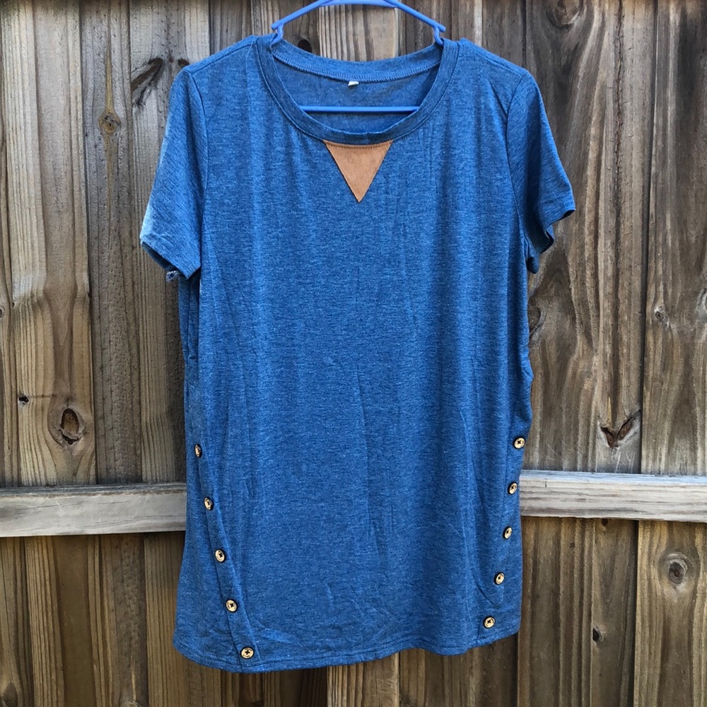 Classic blue tee retro button style